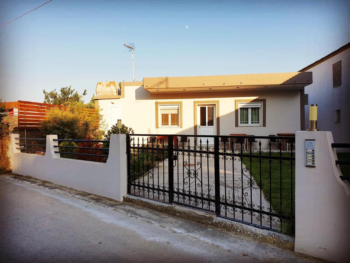 Repanidi Apartments Repanidhion Bagian luar foto