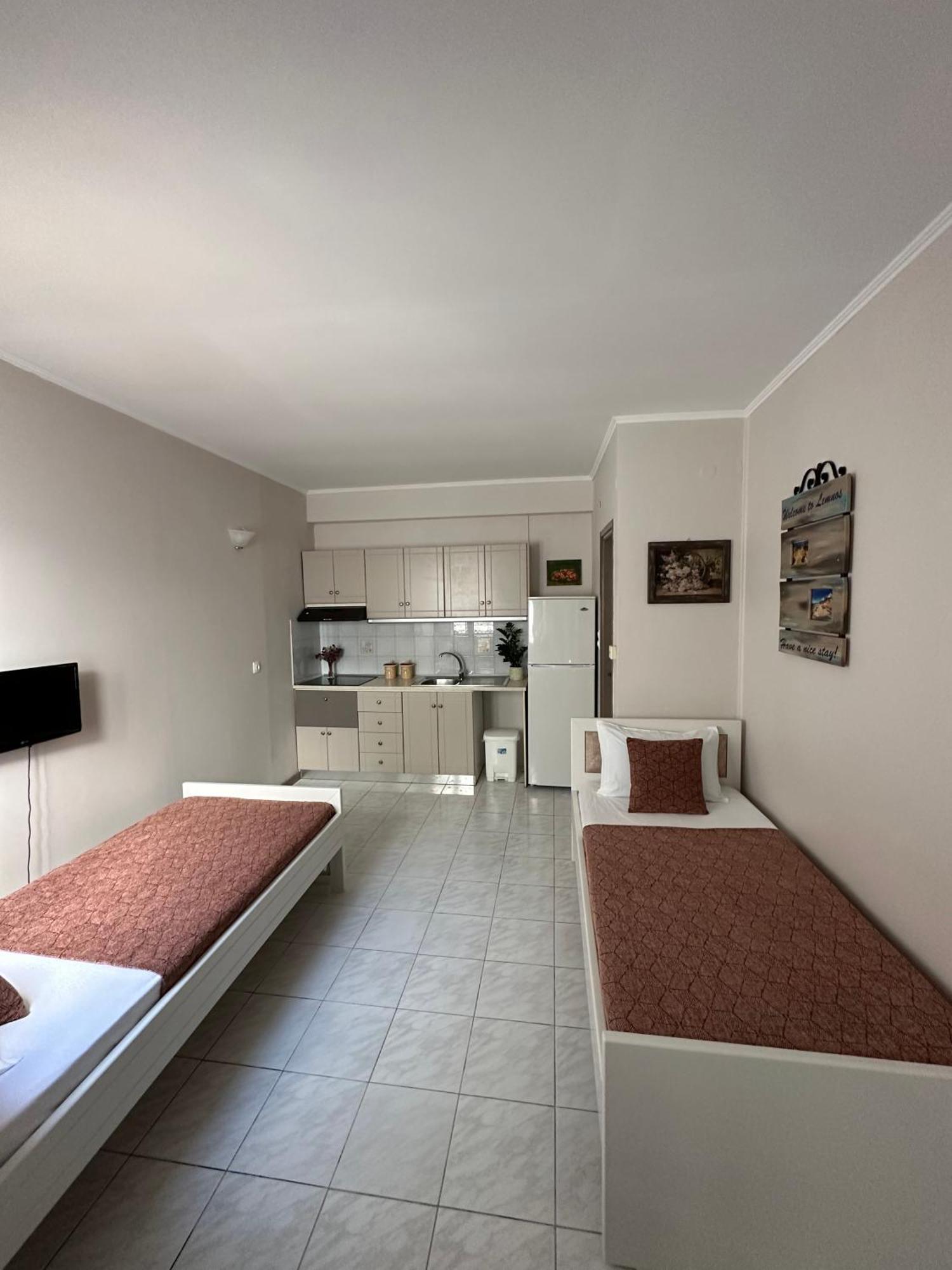 Repanidi Apartments Repanidhion Bagian luar foto